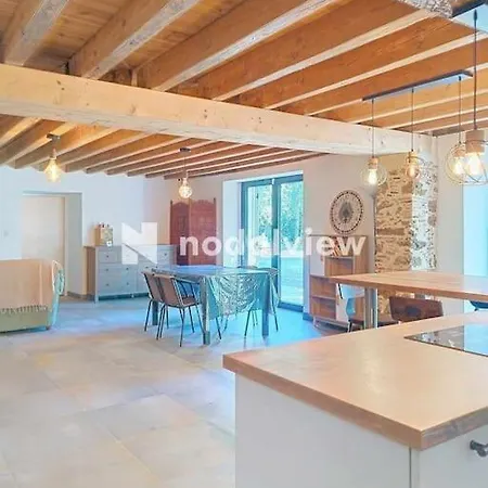 Dom wakacyjny Aux Sources De Lesquire Maison 5 5 Salles De Bains , 11 Personnes