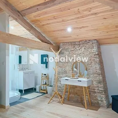 Aux Sources De Lesquire Maison 5 5 Salles De Bains , 11 Personnes Dom wakacyjny *